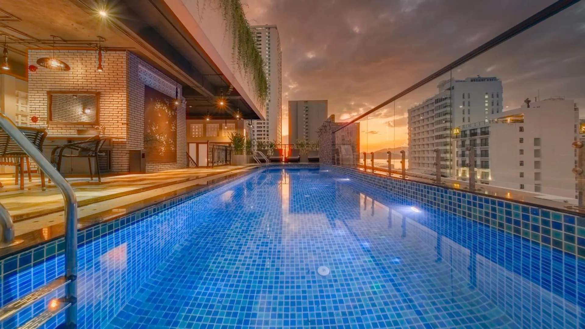 Aaron Boutique Hotel Να Τρανγκ Βιετνάμ