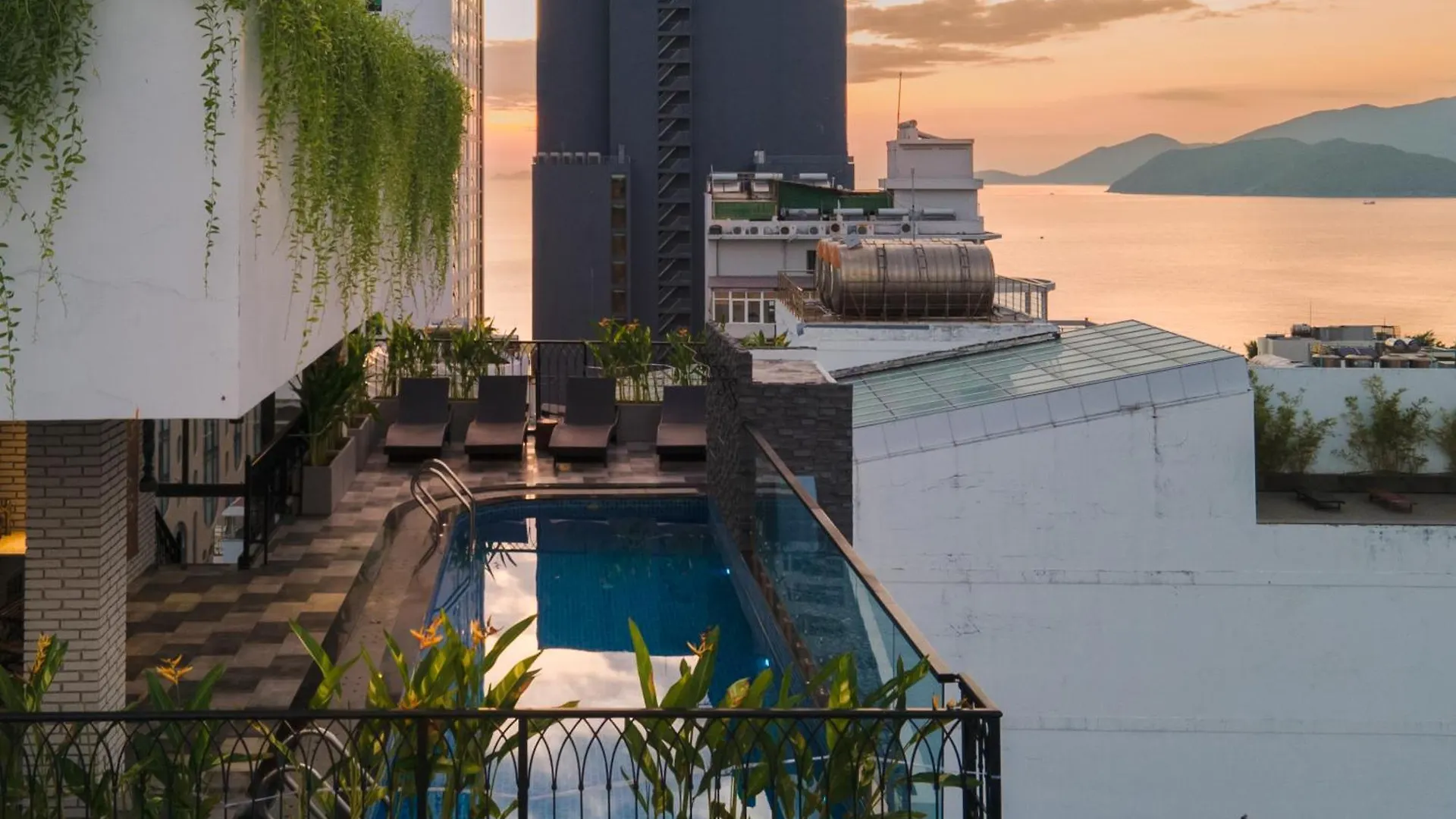 Aaron Boutique Hotel Να Τρανγκ 4*,  Βιετνάμ